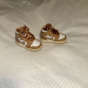 Nike Kids' Sneakers - White and Brown